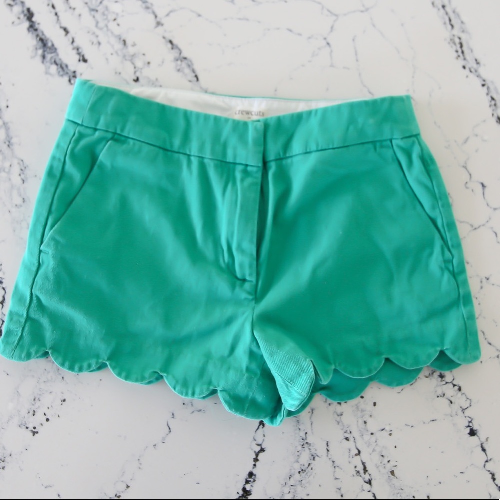 Crewcuts Kelly Green Girls’ Scalloped Hem shorts size 7